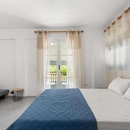 Nikolas Apartments Stoupa Levktron Bagian luar foto