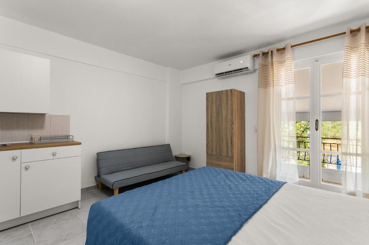 Nikolas Apartments Stoupa Levktron Bagian luar foto