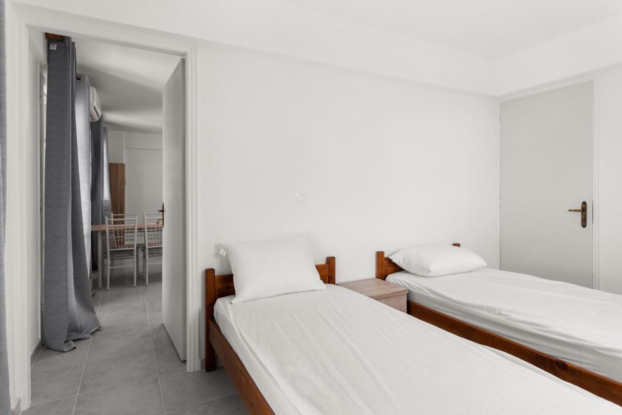 Nikolas Apartments Stoupa Levktron Bagian luar foto